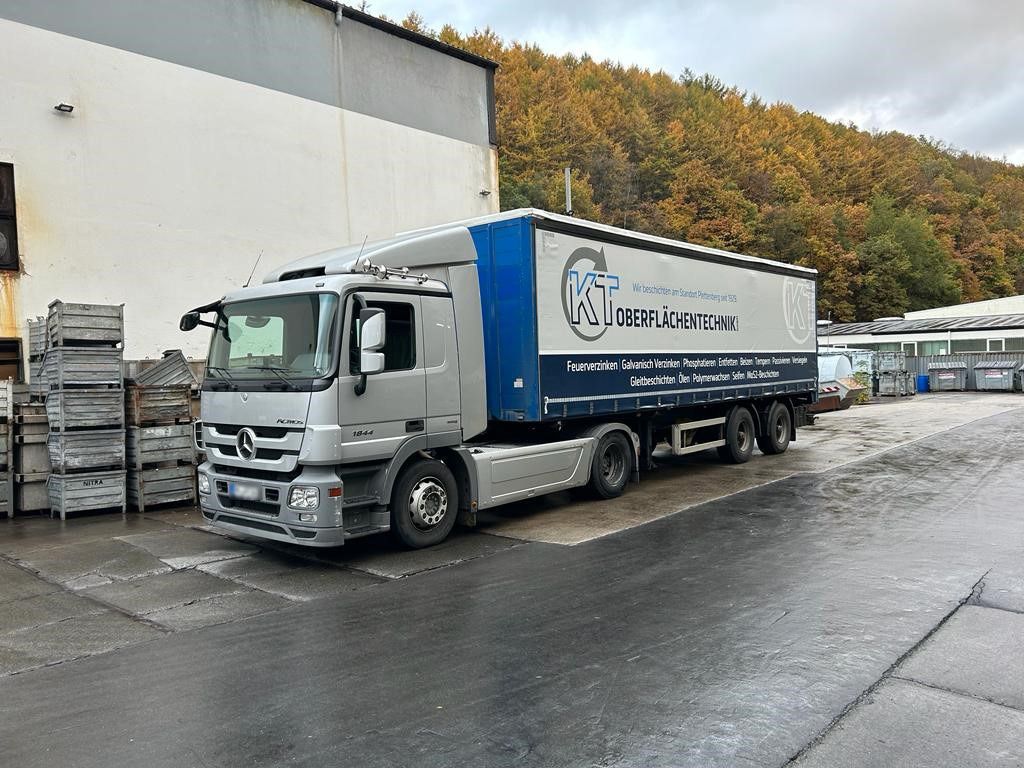 Ein LKW der KT Oberflächentechnik GmbH